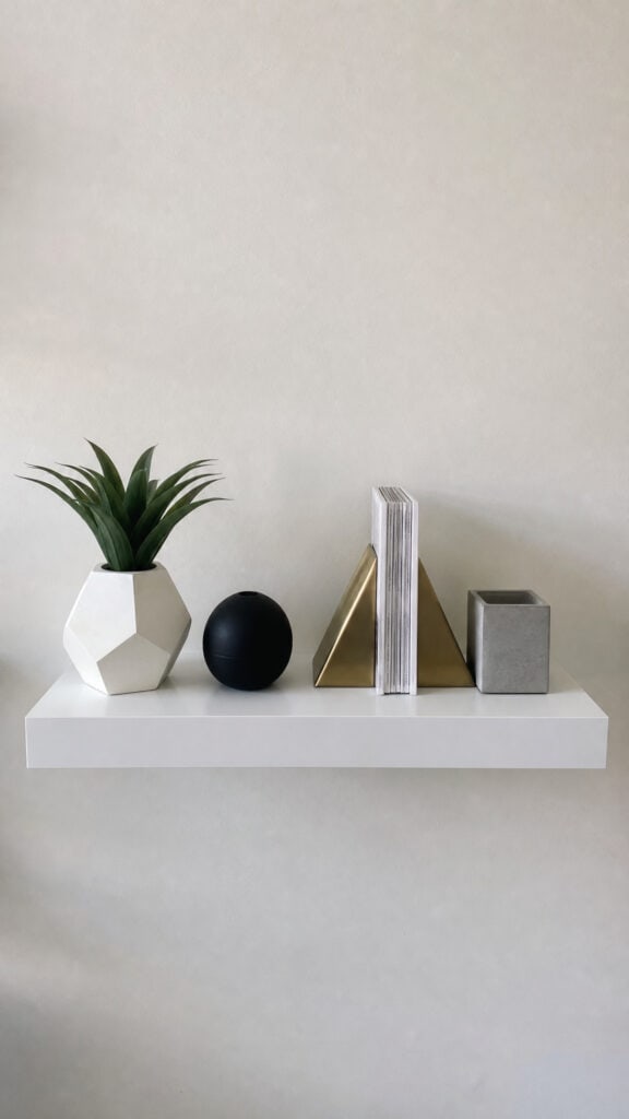 Modern Geometric Arrangement