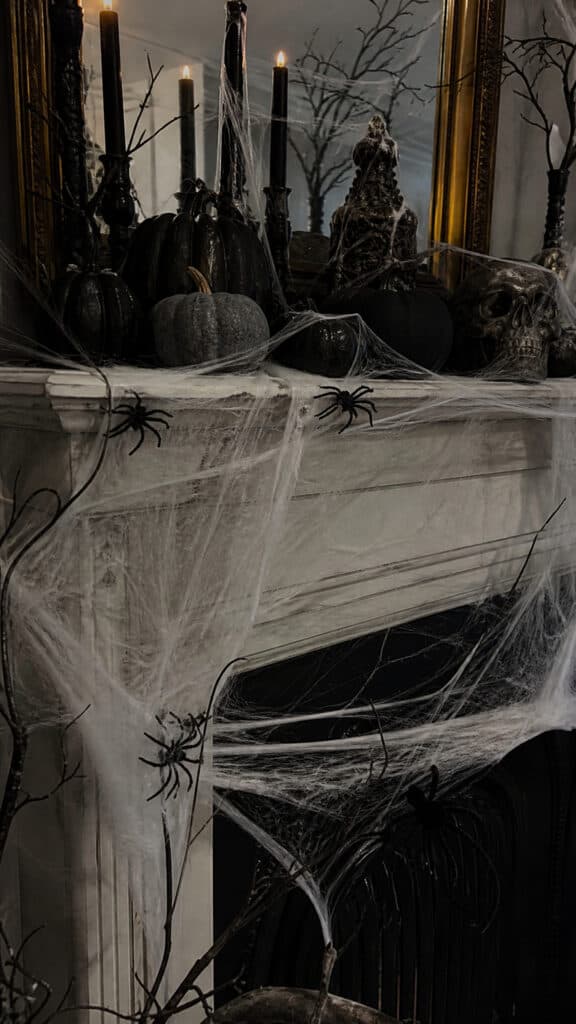 Creepy Crawly Theme