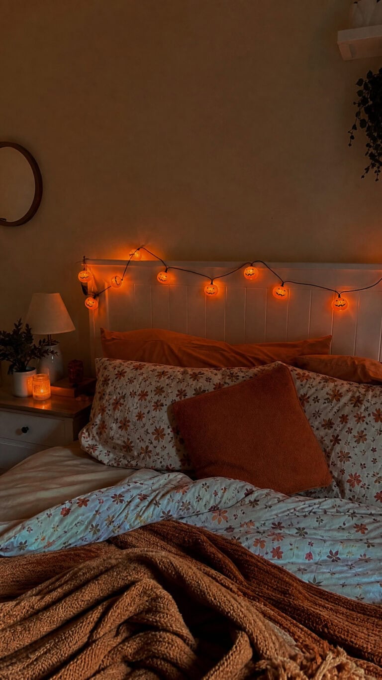 Glowing Jack-O'-Lantern String Lights