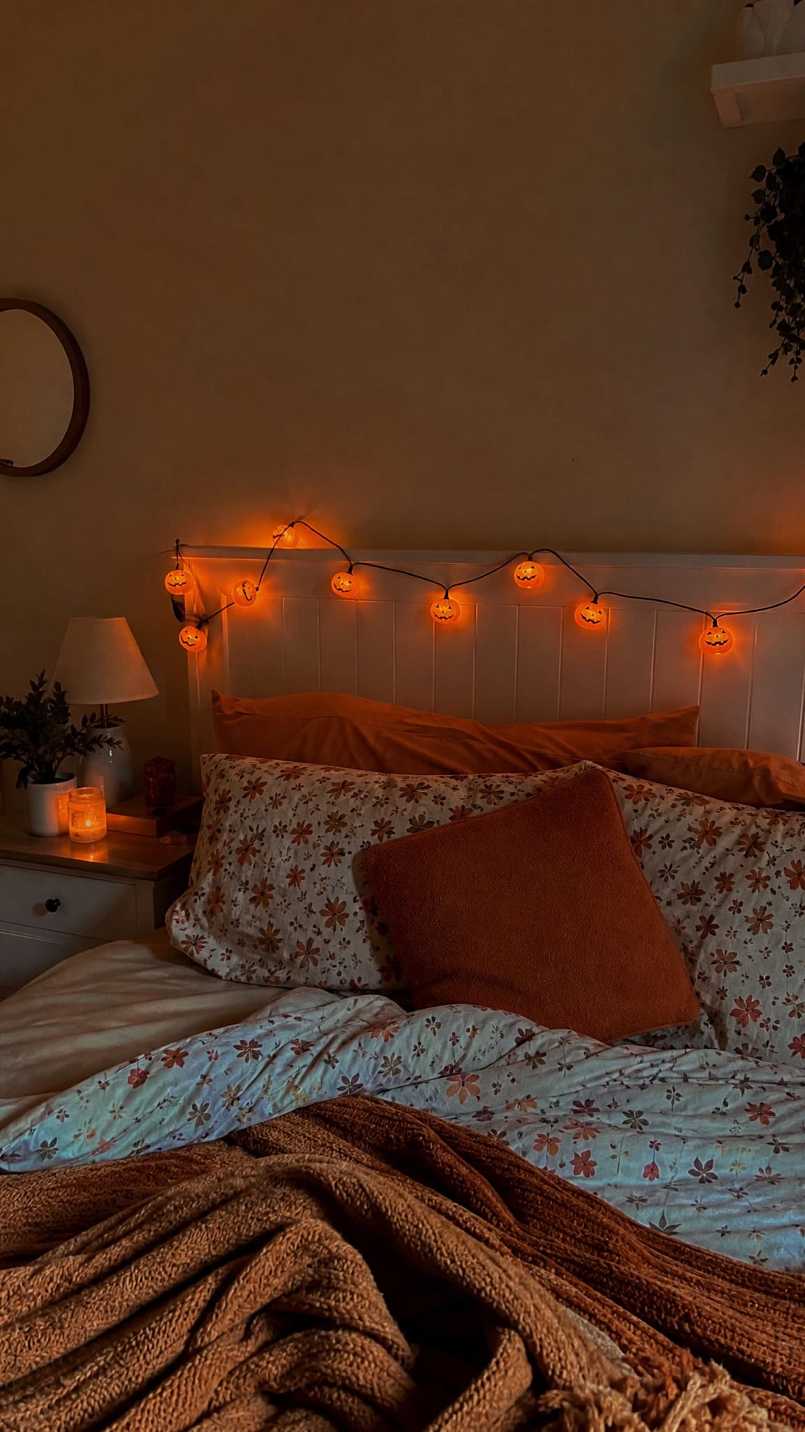 Glowing Jack-O'-Lantern String Lights
