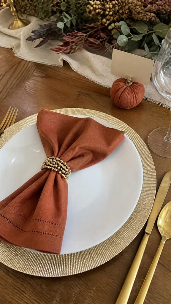 Creative Charger Plates and Place Settings